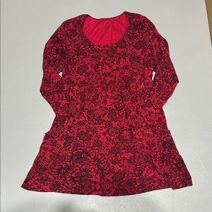 Soma Luxuriously Soft All Over Print Red Long Sleeve Dress Shirt (Women’s Large)